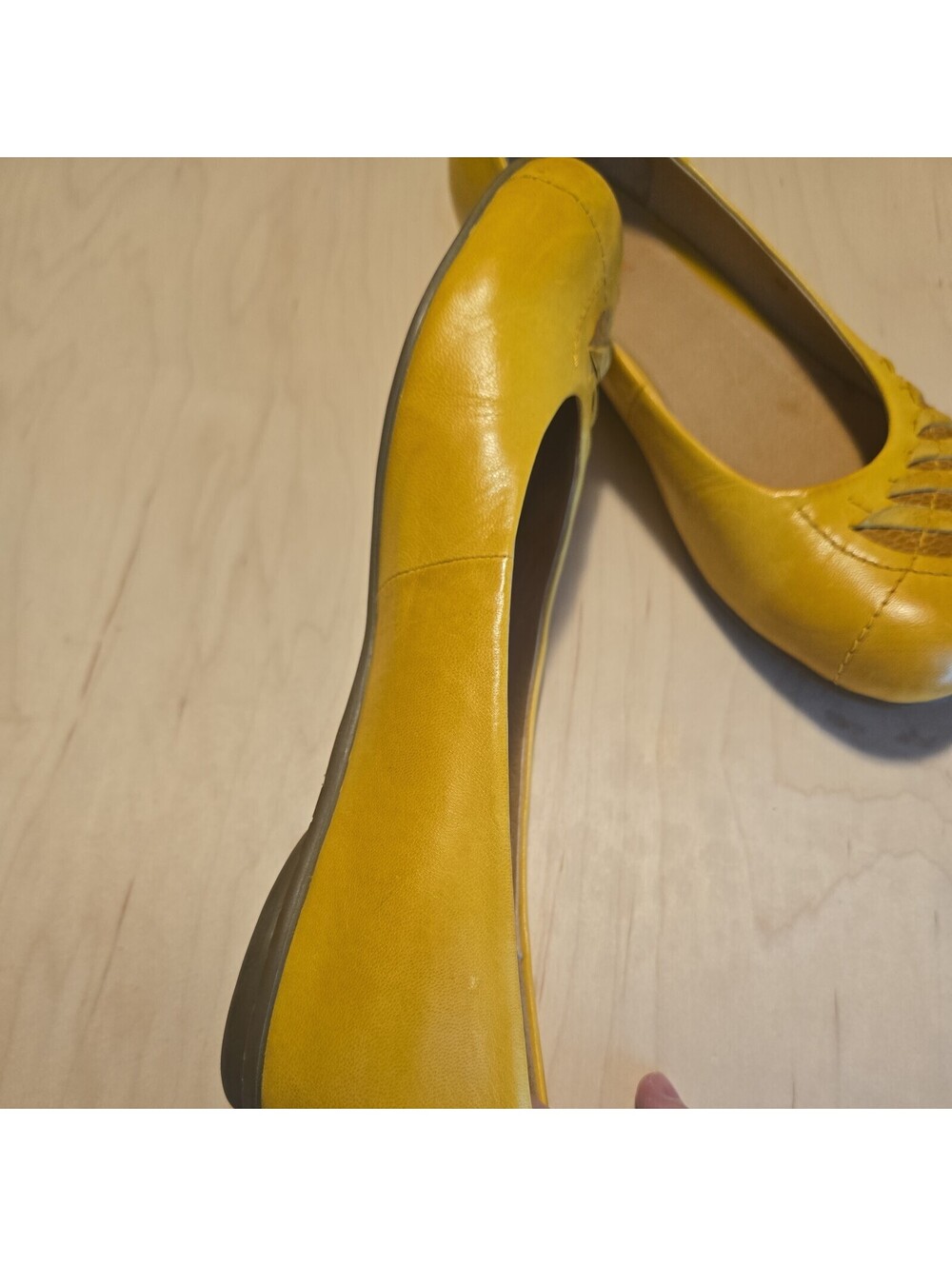 Miz Mooz flats shoes Yellow Sz 10 Leather Womens - Picture 8 of 12